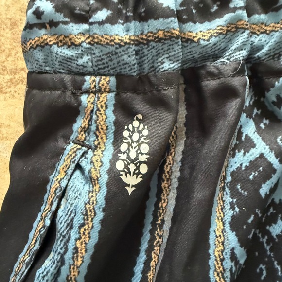 Free People Movement Light Weight Visionary Print Cargo Pants Size Small - Picture 7 of 11